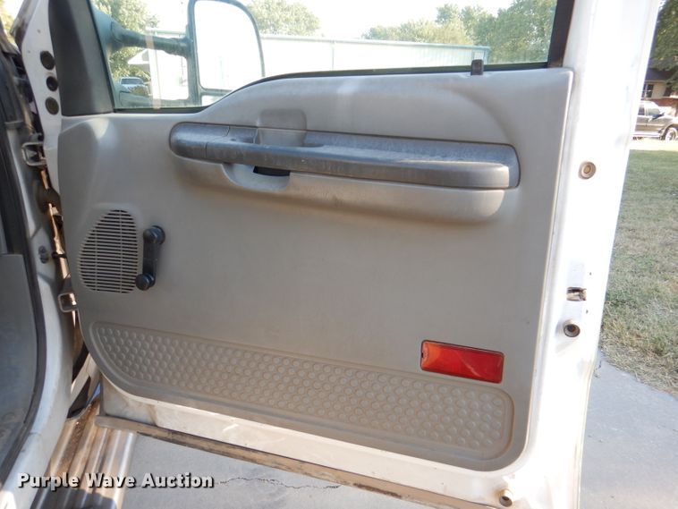 image for item DL3169 2002 Ford F550 XL  utility / service truck