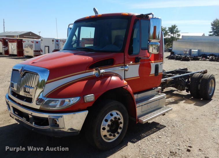 image for item DL6366 2009 International DuraStar 4300  truck cab and chassis