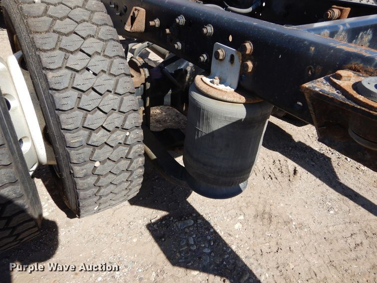 image for item DL6366 2009 International DuraStar 4300  truck cab and chassis