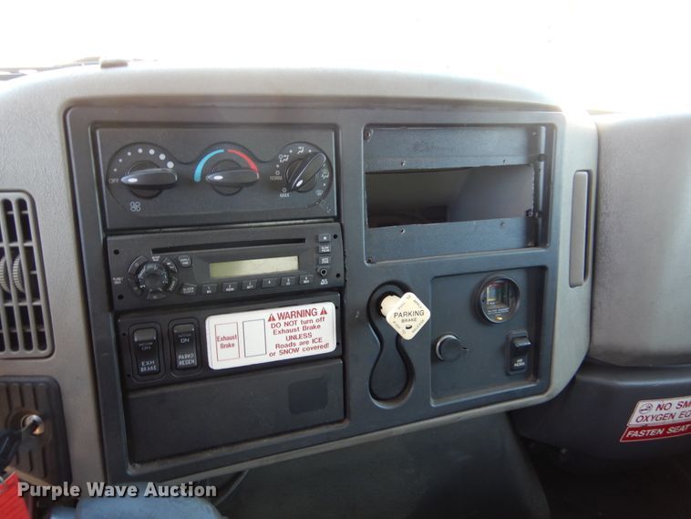 image for item DL6366 2009 International DuraStar 4300  truck cab and chassis