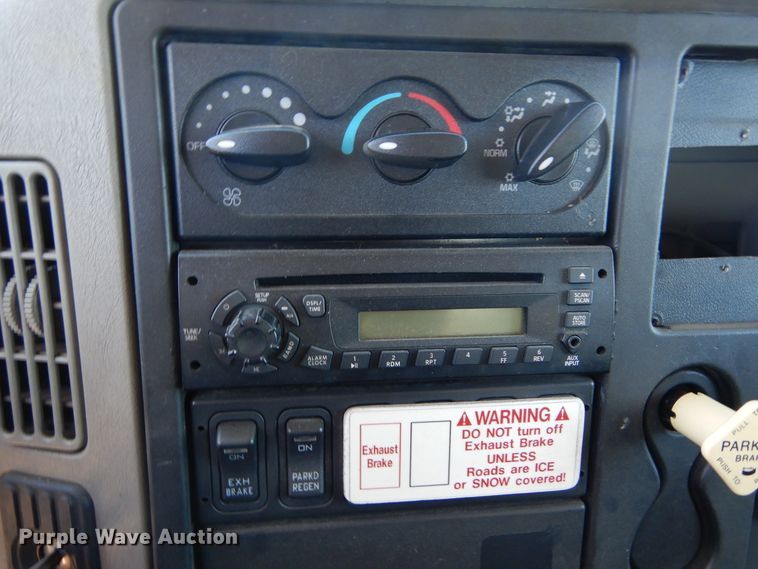 image for item DL6366 2009 International DuraStar 4300  truck cab and chassis