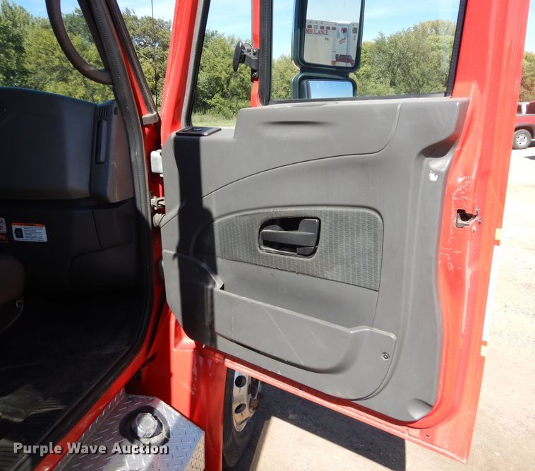 image for item DL6366 2009 International DuraStar 4300  truck cab and chassis