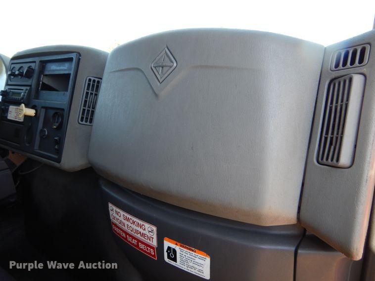 image for item DL6366 2009 International DuraStar 4300  truck cab and chassis