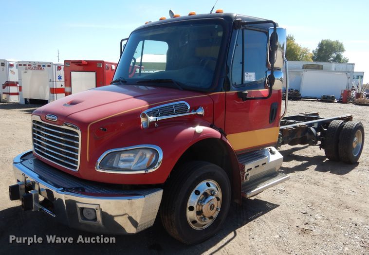 image for item DL6367 2009 Freightliner Business Class M2 106  truck cab and chassis