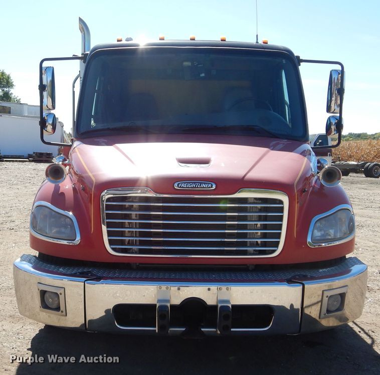 image for item DL6367 2009 Freightliner Business Class M2 106  truck cab and chassis