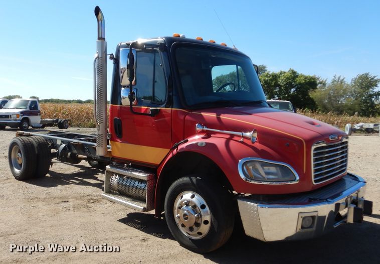 image for item DL6367 2009 Freightliner Business Class M2 106  truck cab and chassis