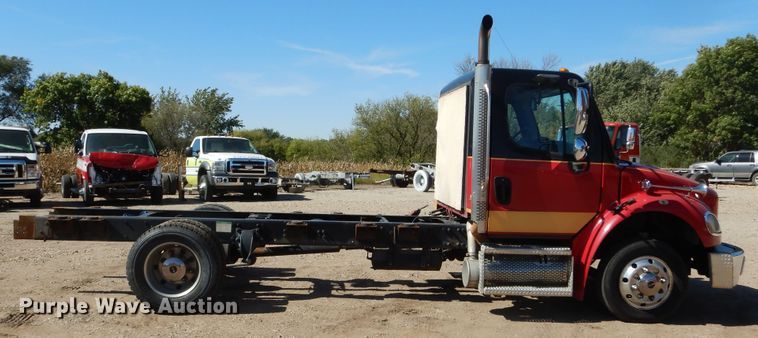 image for item DL6367 2009 Freightliner Business Class M2 106  truck cab and chassis