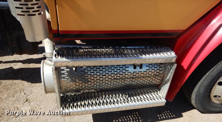 image for item DL6367 2009 Freightliner Business Class M2 106  truck cab and chassis