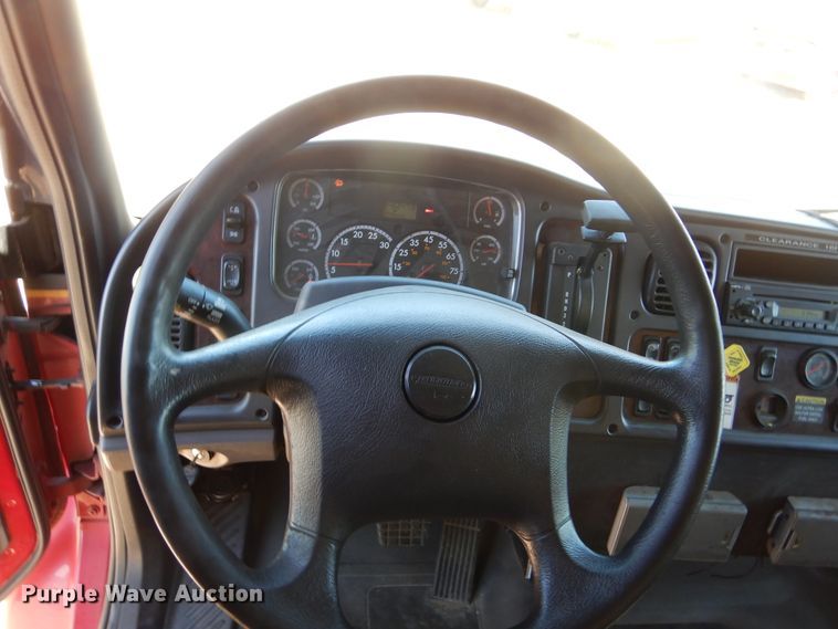 image for item DL6367 2009 Freightliner Business Class M2 106  truck cab and chassis