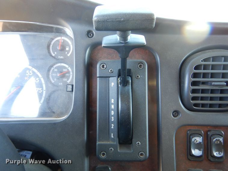 image for item DL6367 2009 Freightliner Business Class M2 106  truck cab and chassis