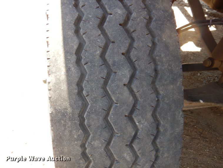 image for item DL6367 2009 Freightliner Business Class M2 106  truck cab and chassis