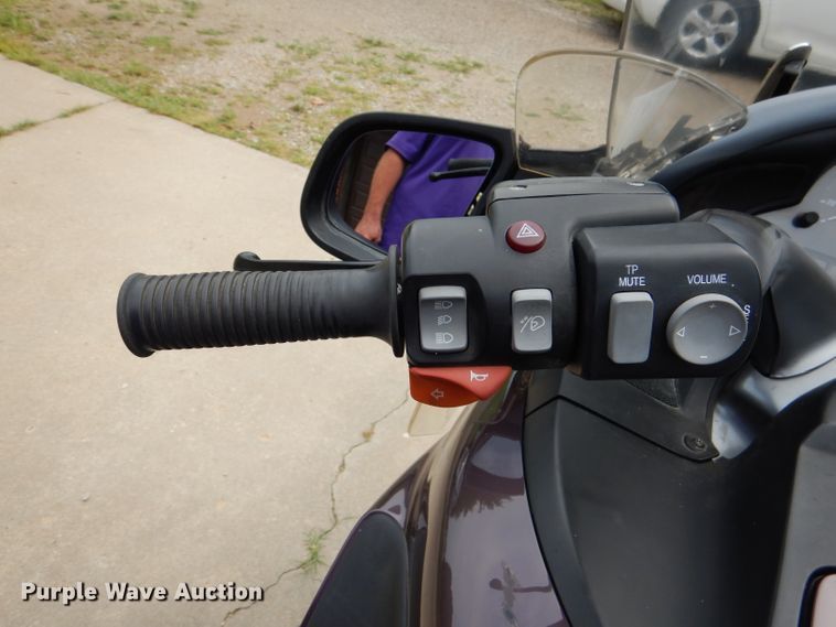 image for item DM1283 2002 BMW K1200LT  motorcycle