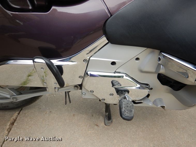 image for item DM1283 2002 BMW K1200LT  motorcycle