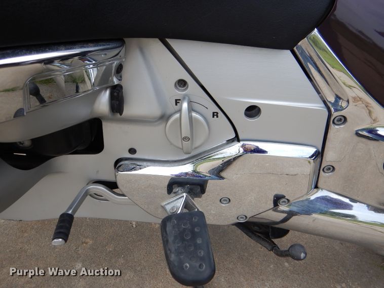 image for item DM1283 2002 BMW K1200LT  motorcycle