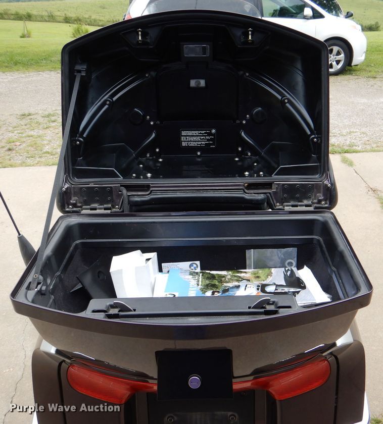 image for item DM1283 2002 BMW K1200LT  motorcycle