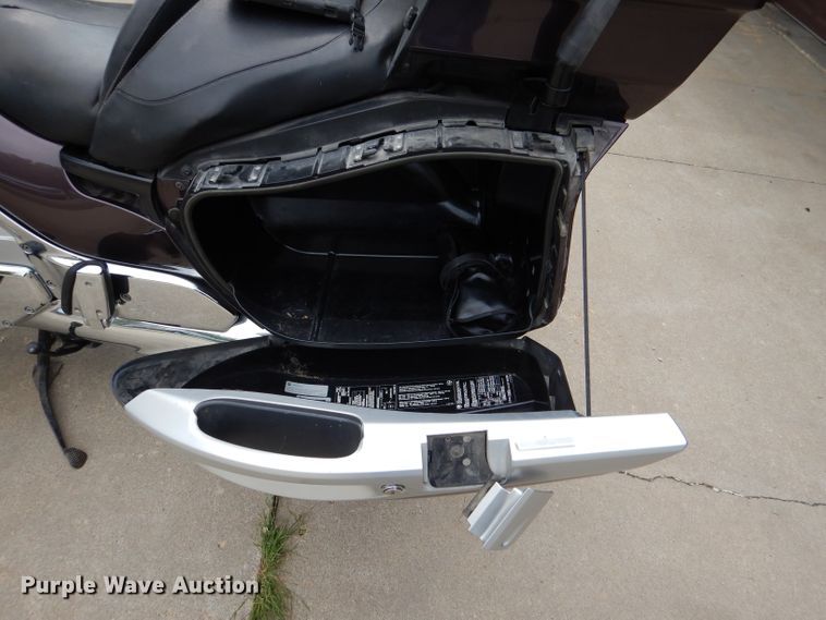 image for item DM1283 2002 BMW K1200LT  motorcycle