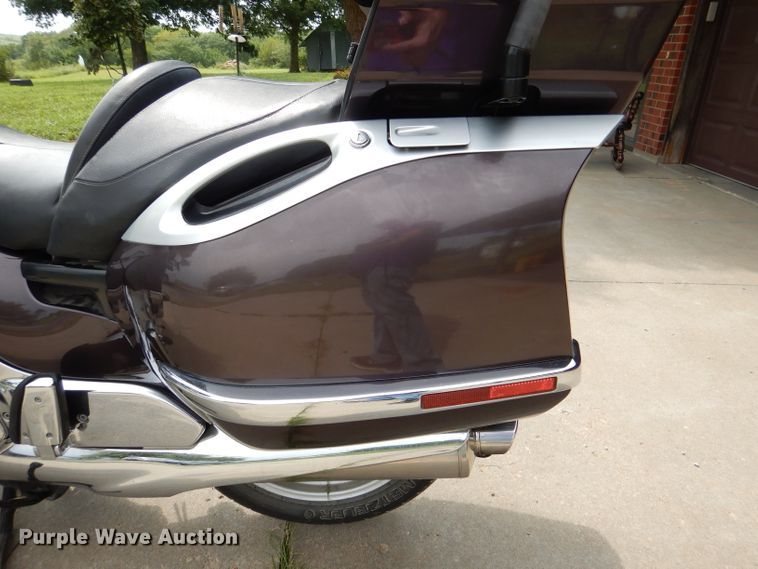 image for item DM1283 2002 BMW K1200LT  motorcycle