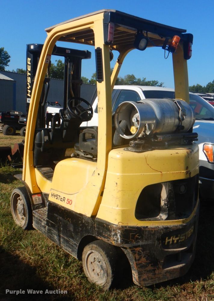 image for item DM3965 Hyster S50T  forklift