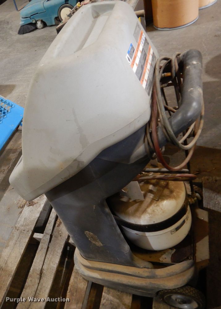 image for item DM5139 (2) refrigerant recovery machines