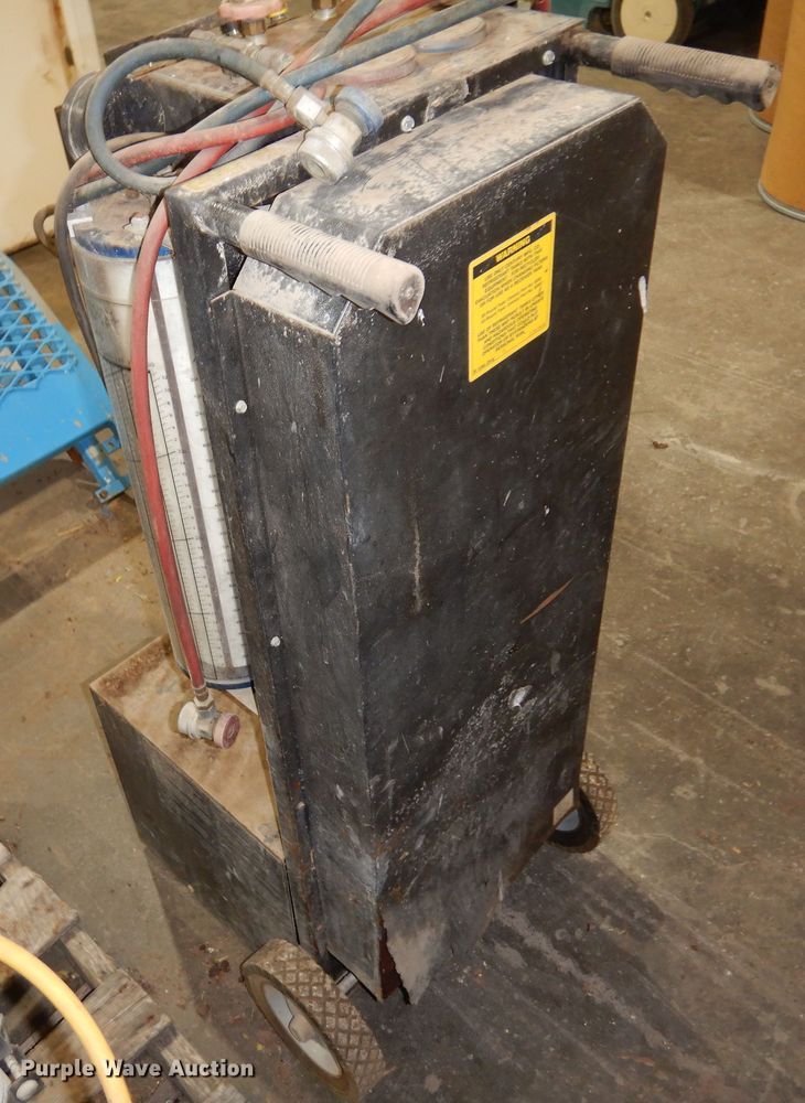 image for item DM5139 (2) refrigerant recovery machines