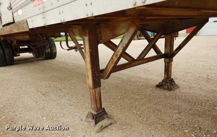image for item DM5143 1972 Fruehauf  dry van trailer
