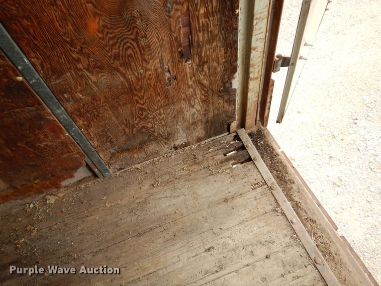 image for item DM5143 1972 Fruehauf  dry van trailer