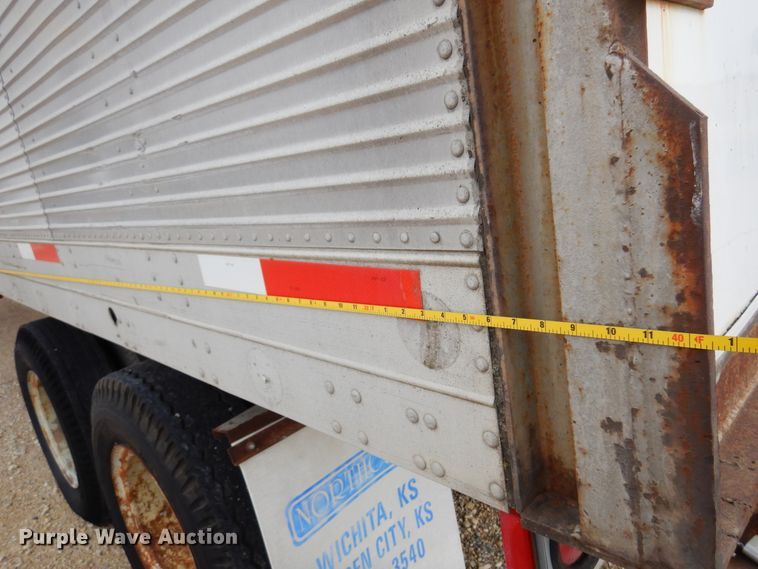 image for item DM5143 1972 Fruehauf  dry van trailer