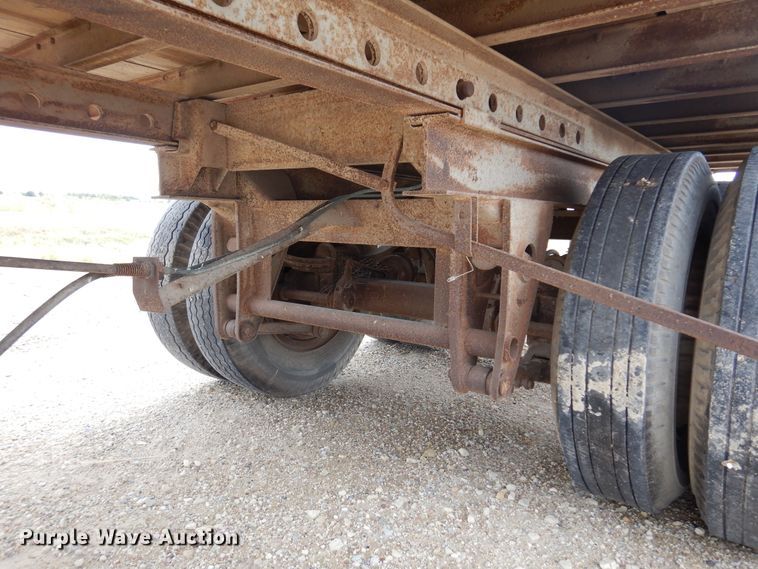 image for item DM5143 1972 Fruehauf  dry van trailer