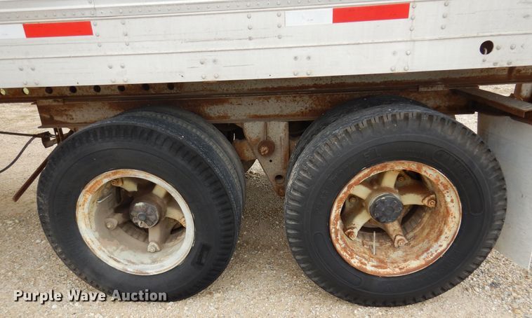 image for item DM5143 1972 Fruehauf  dry van trailer