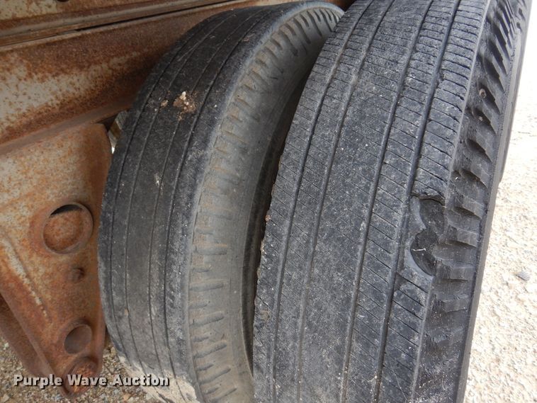 image for item DM5143 1972 Fruehauf  dry van trailer