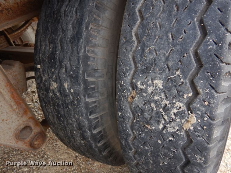 image for item DM5143 1972 Fruehauf  dry van trailer