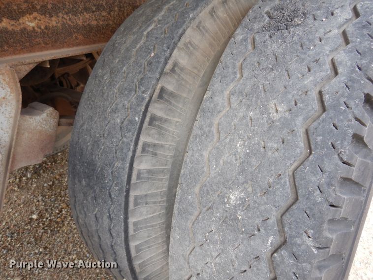 image for item DM5143 1972 Fruehauf  dry van trailer