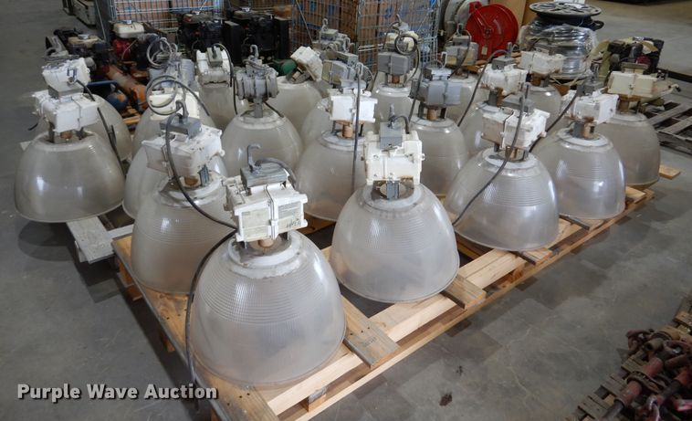 image for item DM5145 (22) Hubbell BL-A400H8-WH lights