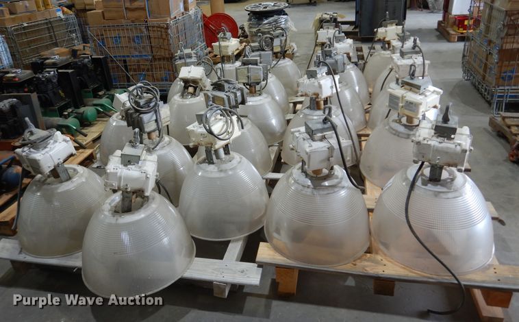 image for item DM5145 (22) Hubbell BL-A400H8-WH lights