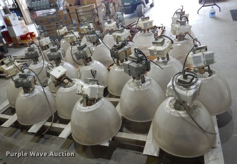 image for item DM5145 (22) Hubbell BL-A400H8-WH lights