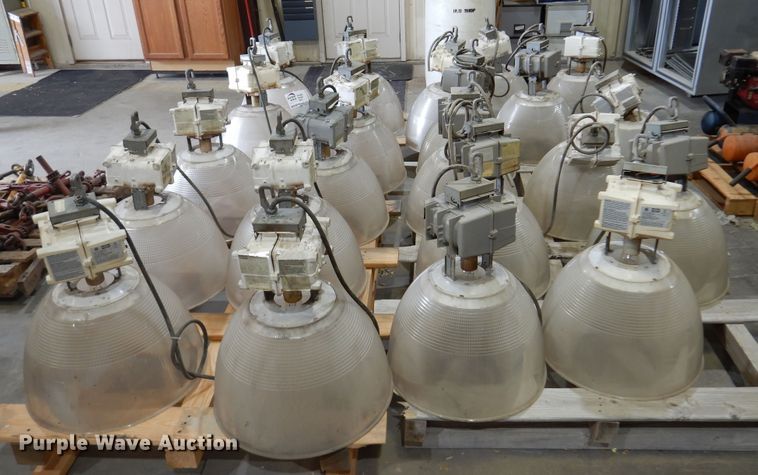 image for item DM5145 (22) Hubbell BL-A400H8-WH lights