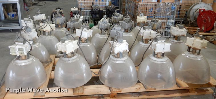 image for item DM5145 (22) Hubbell BL-A400H8-WH lights