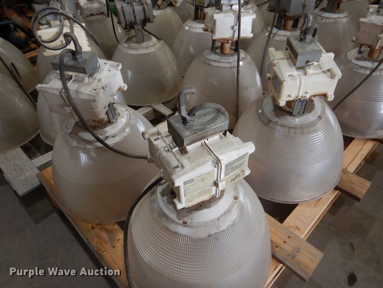 image for item DM5145 (22) Hubbell BL-A400H8-WH lights