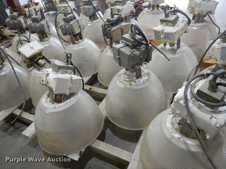 image for item DM5145 (22) Hubbell BL-A400H8-WH lights