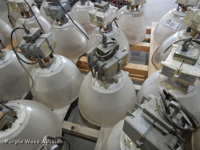 image for item DM5145 (22) Hubbell BL-A400H8-WH lights