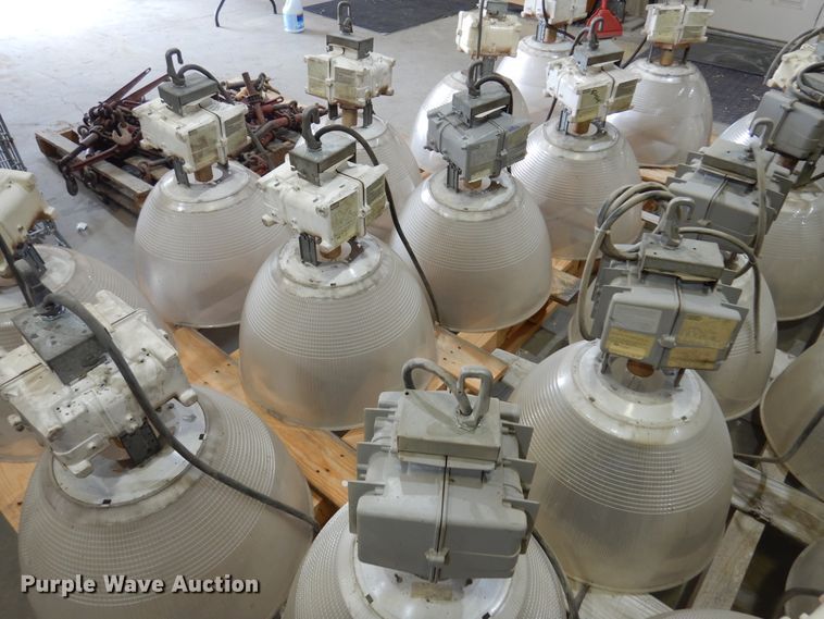 image for item DM5145 (22) Hubbell BL-A400H8-WH lights