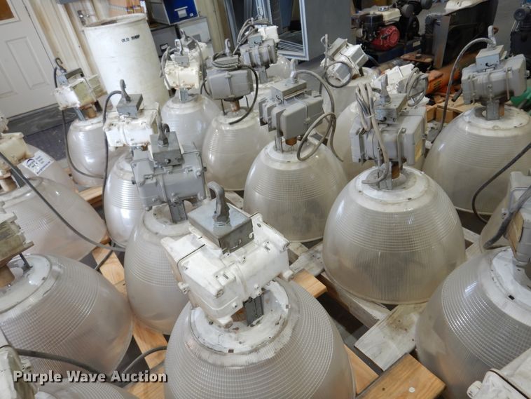 image for item DM5145 (22) Hubbell BL-A400H8-WH lights