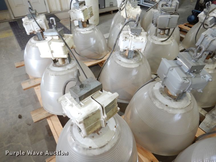 image for item DM5145 (22) Hubbell BL-A400H8-WH lights