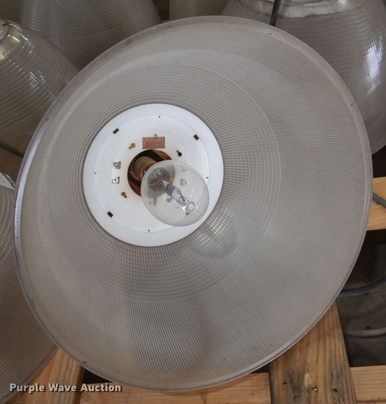 image for item DM5145 (22) Hubbell BL-A400H8-WH lights