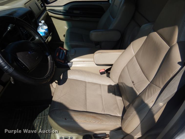 image for item DM5258 2005 Ford Excursion  limousine