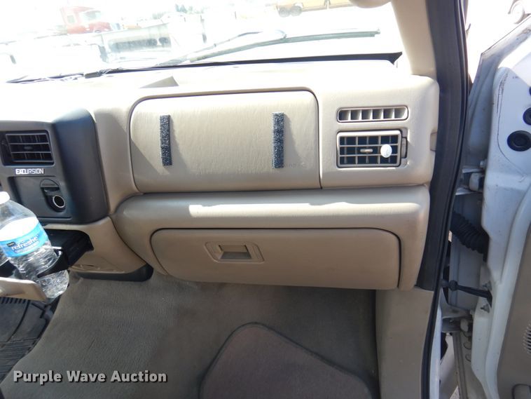 image for item DM5258 2005 Ford Excursion  limousine