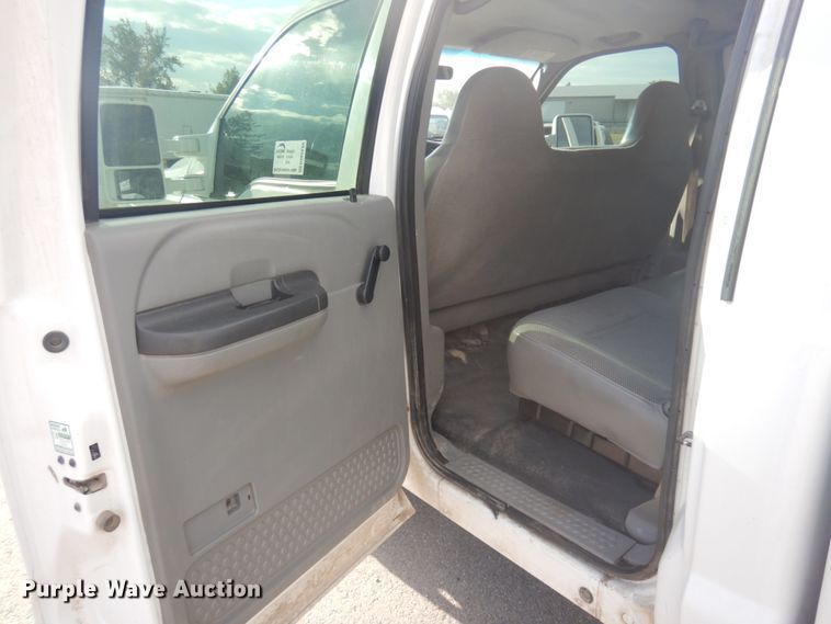 image for item DM5286 2007 Ford F250 Super Duty XL  Crew Cab pickup truck