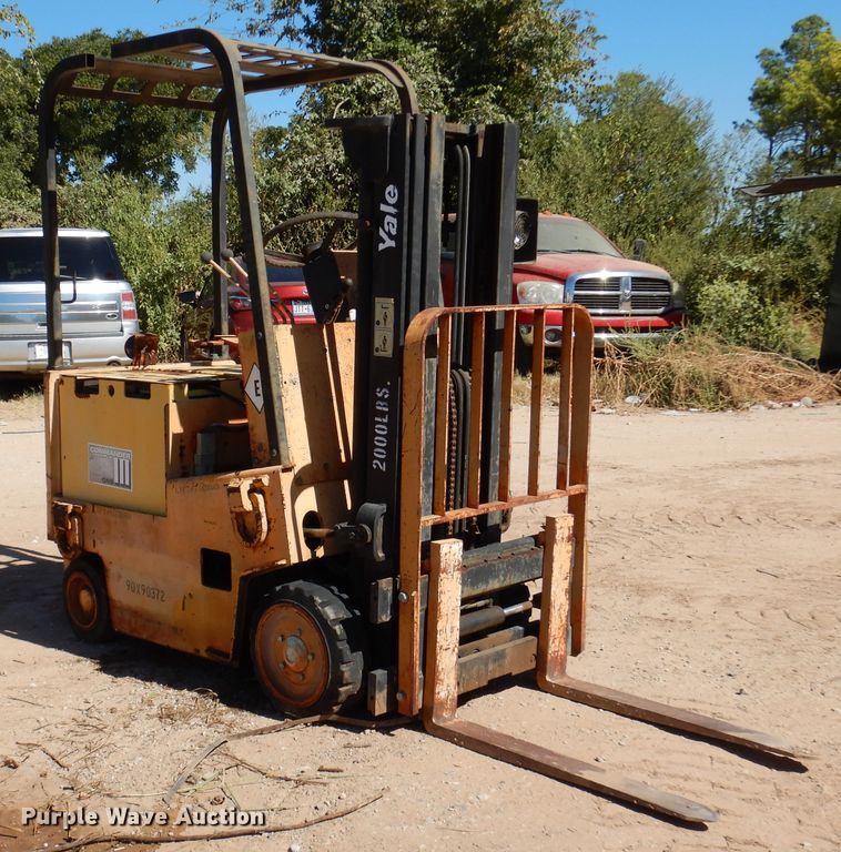 image for item DM6470 1990 Yale ERC025A  forklift