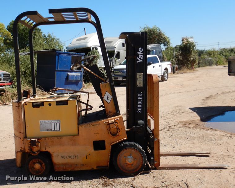 image for item DM6470 1990 Yale ERC025A  forklift