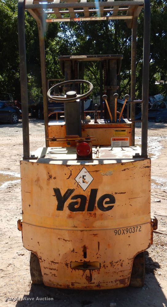 image for item DM6470 1990 Yale ERC025A  forklift